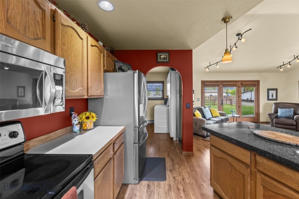 2720 Outlaw Drive, Belgrade MT 59714