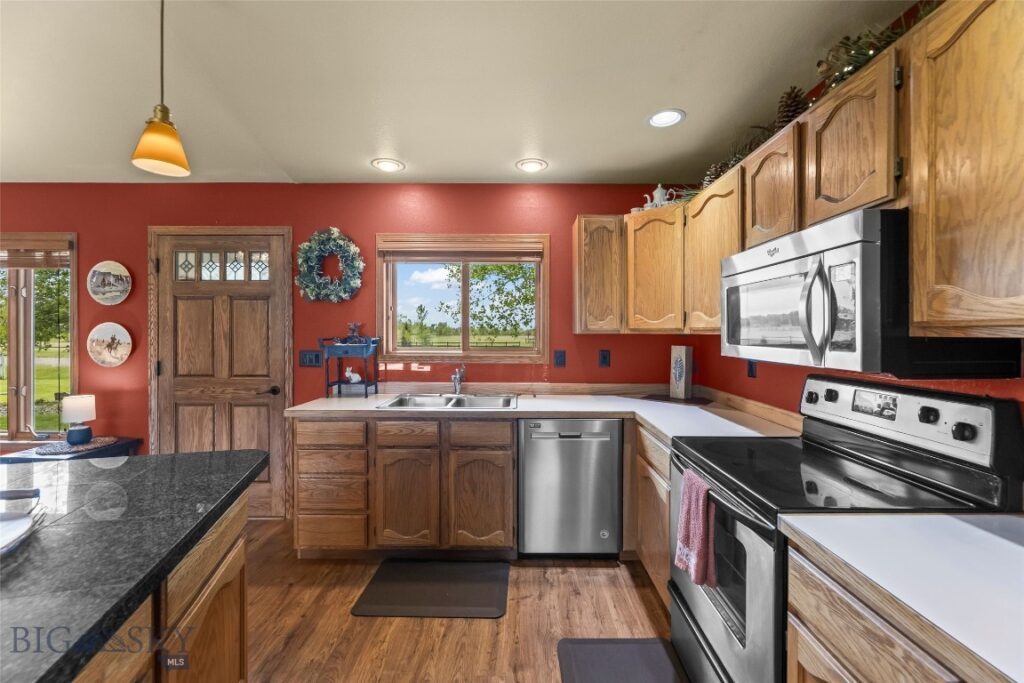 2720 Outlaw Drive, Belgrade MT 59714