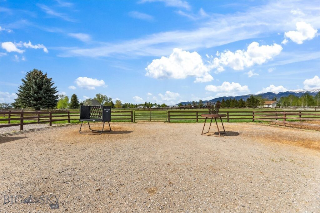 2720 Outlaw Drive, Belgrade MT 59714