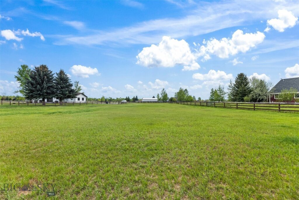 2720 Outlaw Drive, Belgrade MT 59714