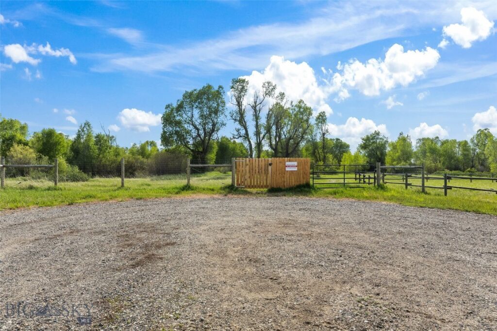 2720 Outlaw Drive, Belgrade MT 59714