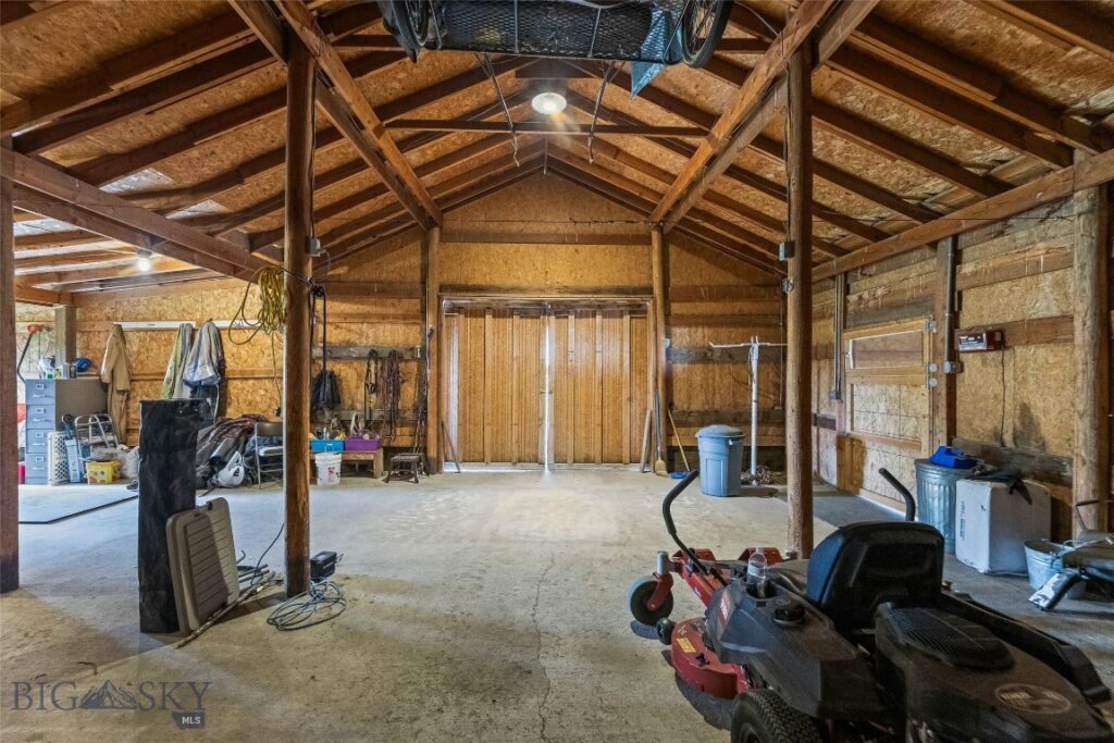 2720 Outlaw Drive, Belgrade MT 59714
