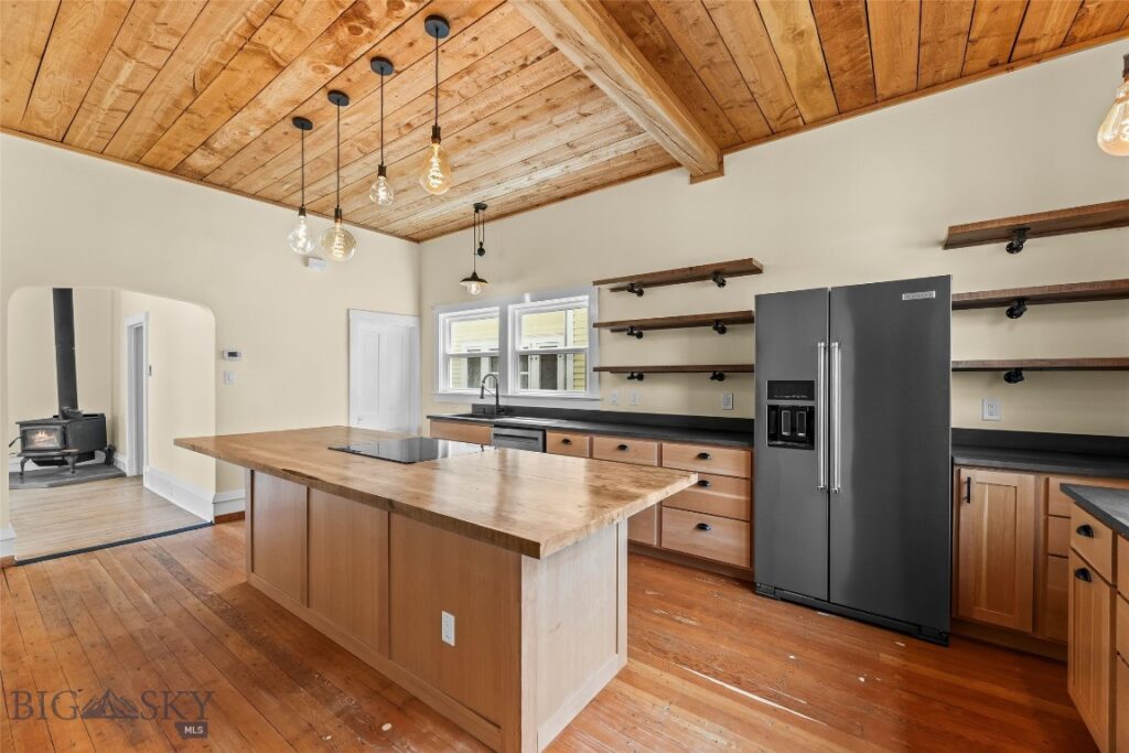 108 S 3rd Street, Livingston MT 59047