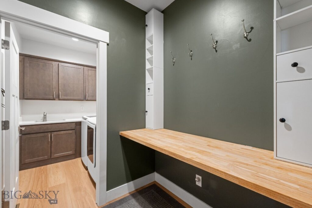 1704 Deadwood Loop, Belgrade MT 59714