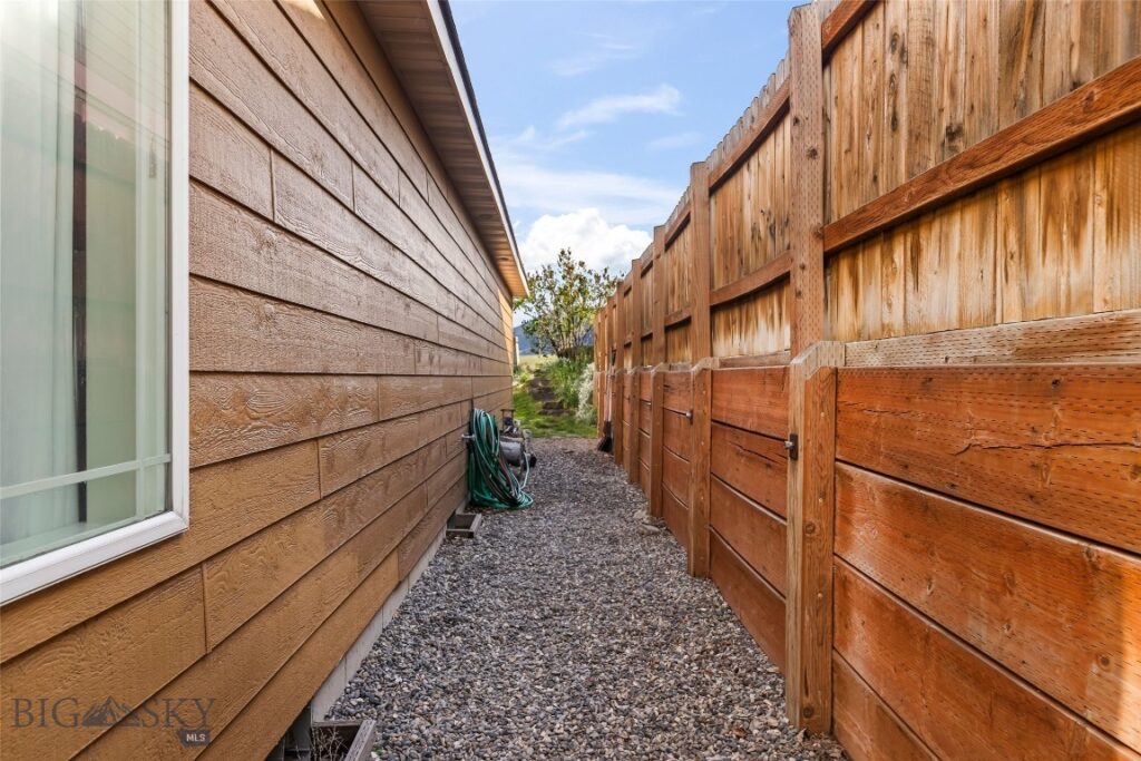 2101 Sun Avenue, Livingston MT 59047