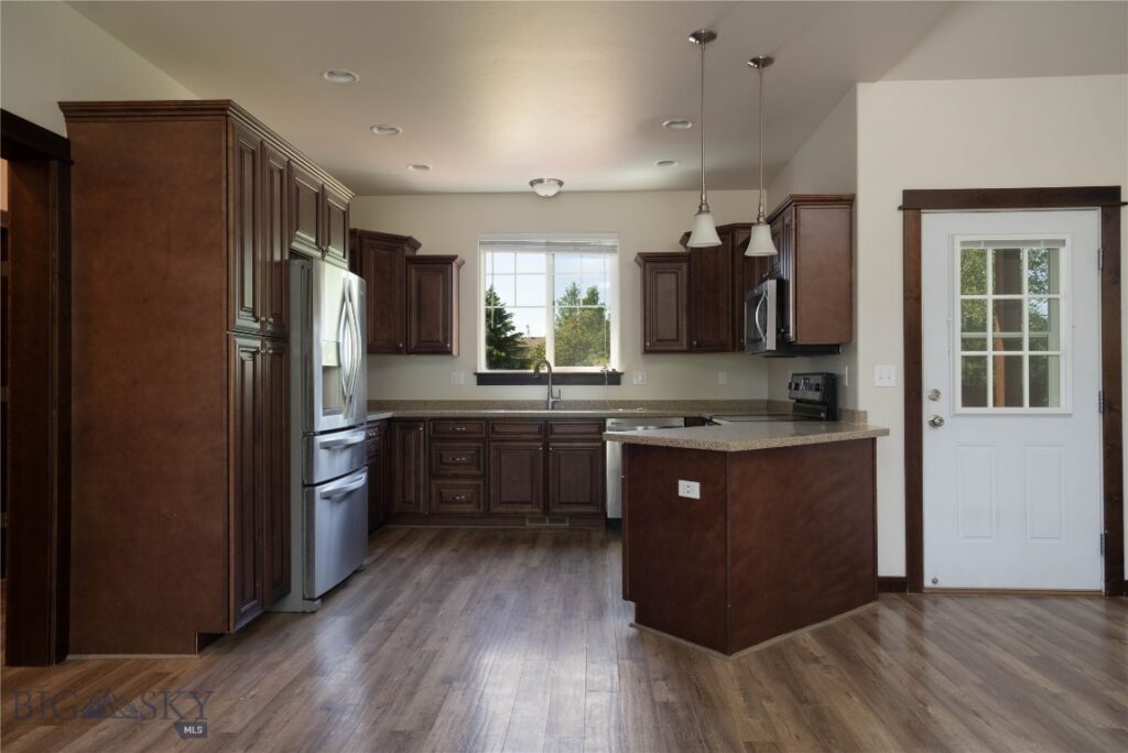 160 Coral Drive, Belgrade MT 59714