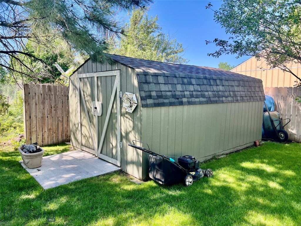 808 Golden West Drive, Belgrade MT 59714