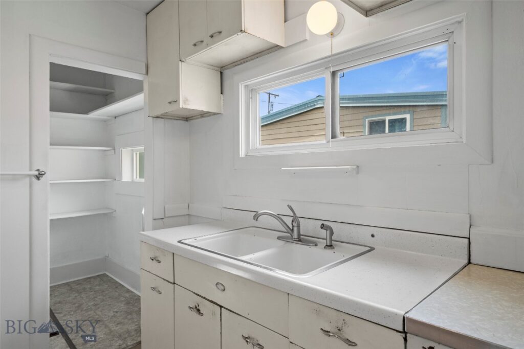 106 S I, Livingston MT 59047