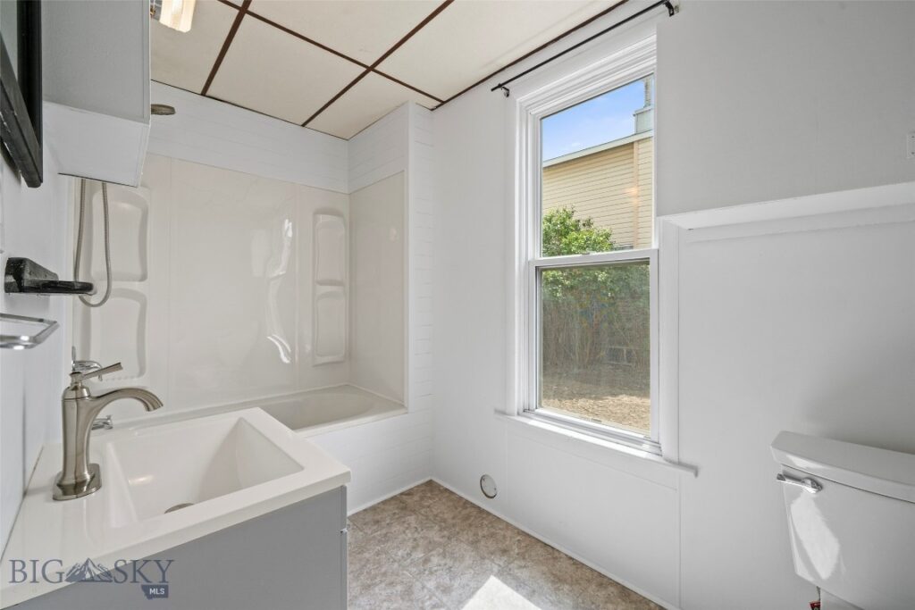 106 S I, Livingston MT 59047