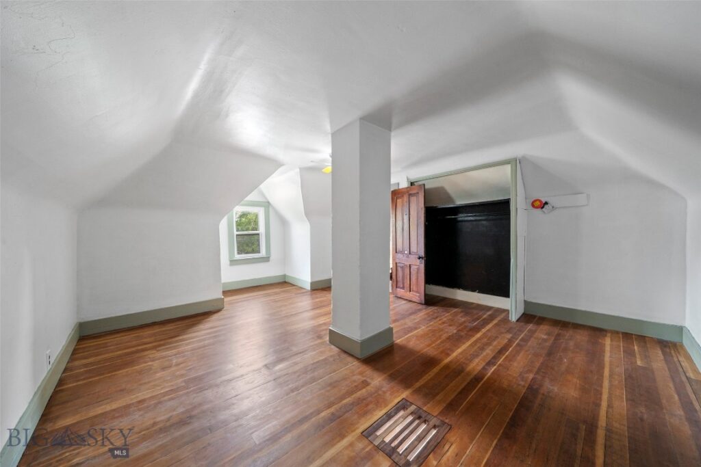 106 S I, Livingston MT 59047