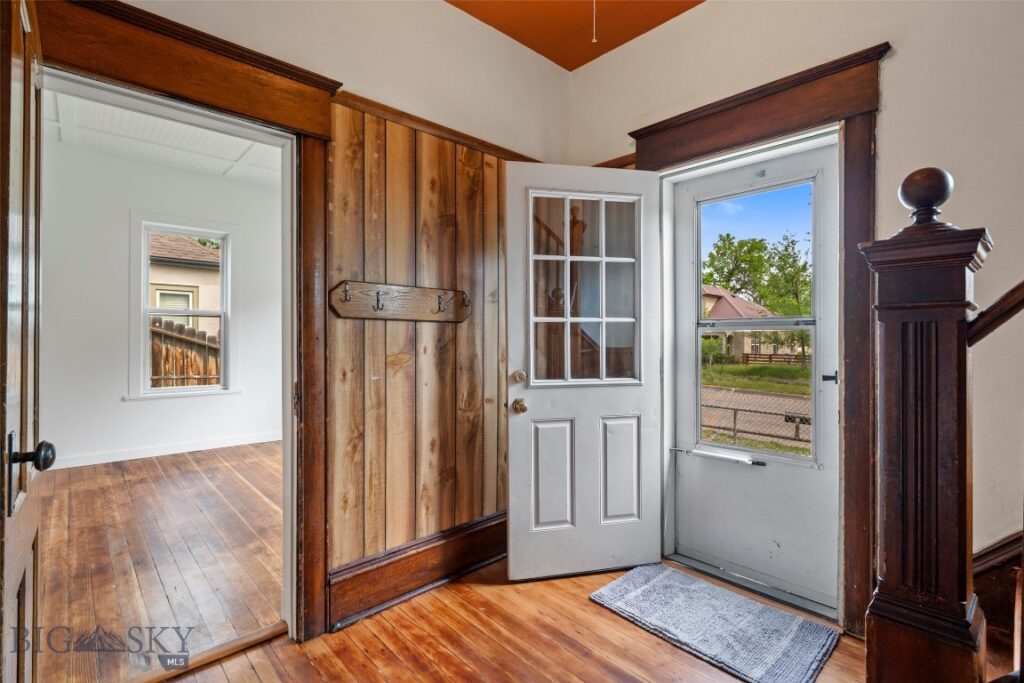 106 S I, Livingston MT 59047