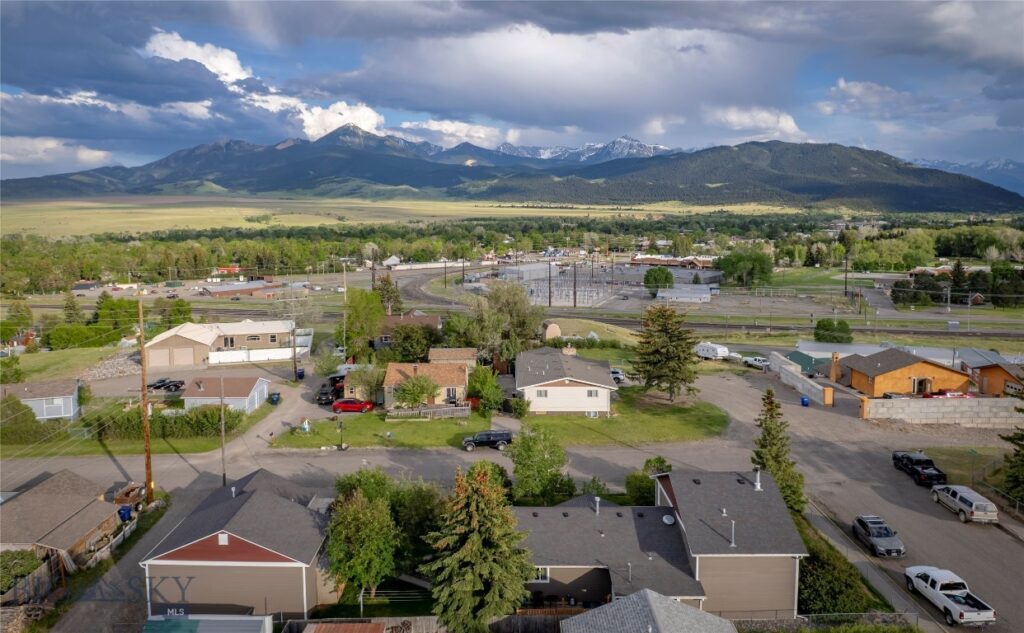 1020 W Gallatin Street, Livingston MT 59047