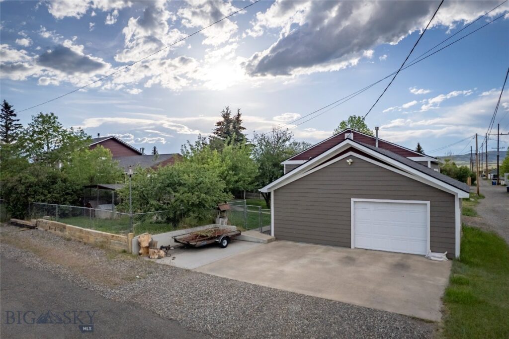 1020 W Gallatin Street, Livingston MT 59047