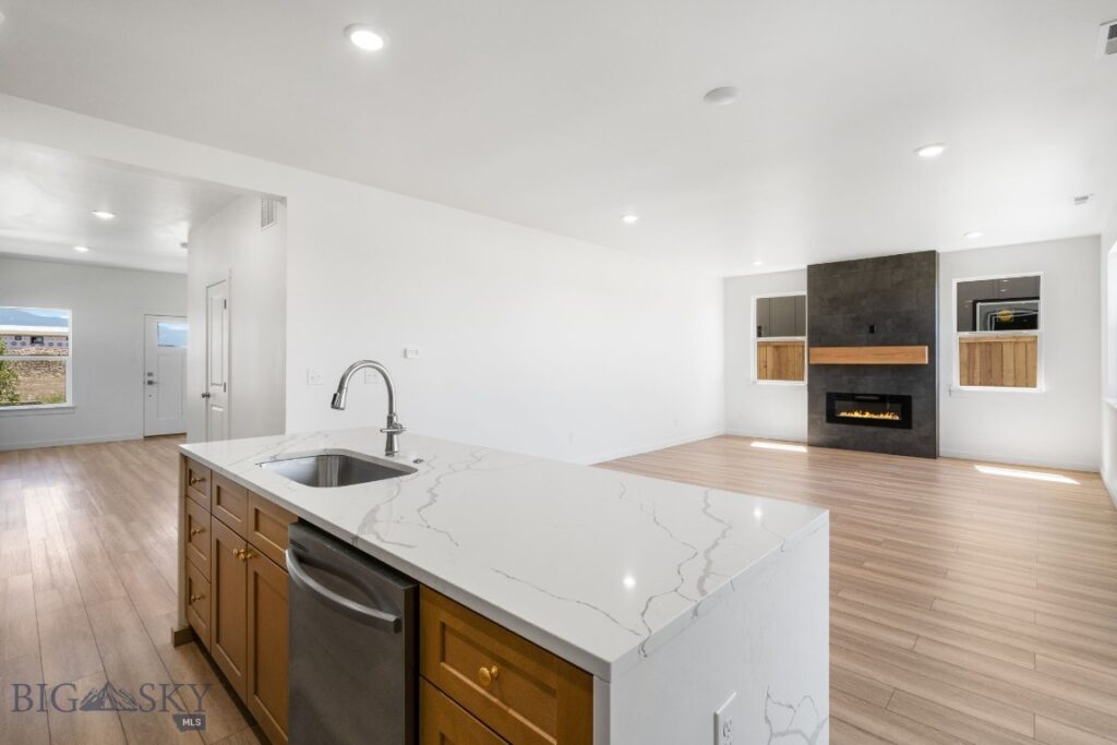 802 ACCOLADE Loop, Belgrade MT 59714