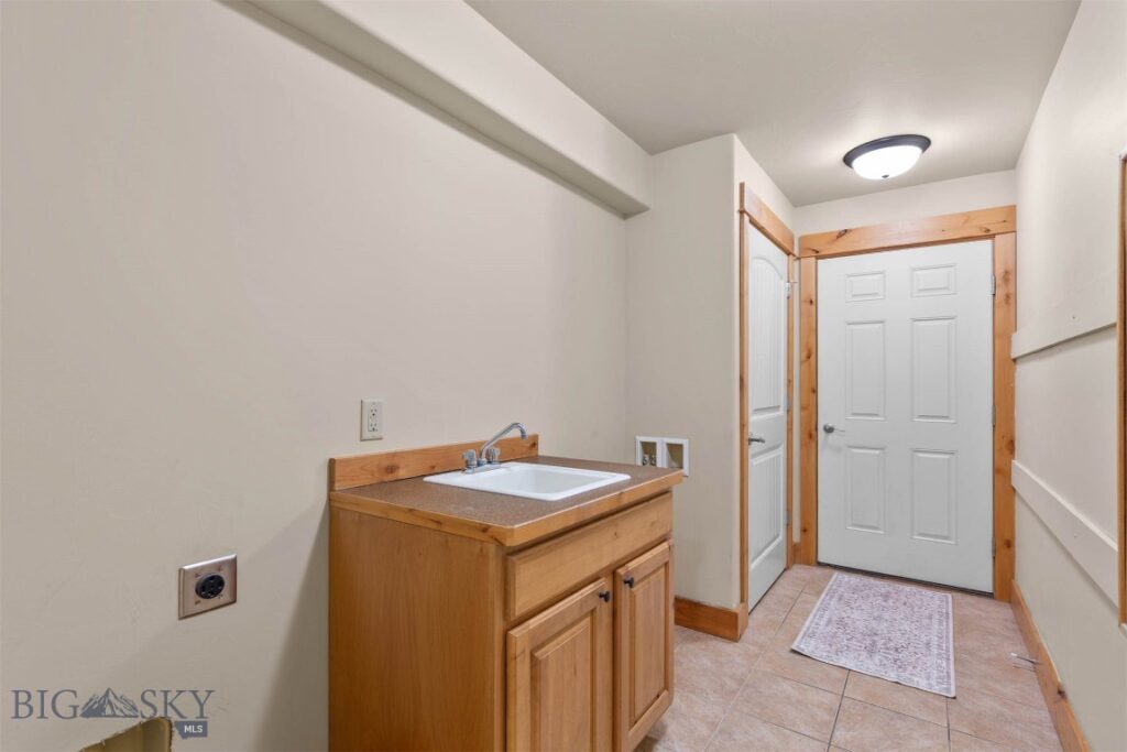 986 Flanders Creek, Bozeman MT 59718