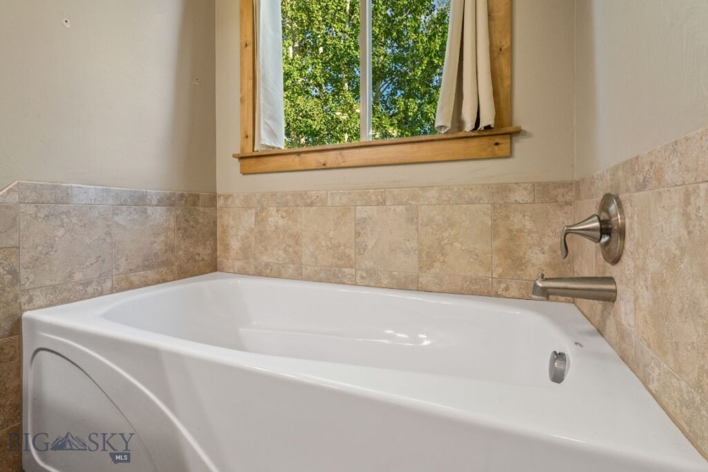 168 E Hyalite Peak Drive, Bozeman MT 59718
