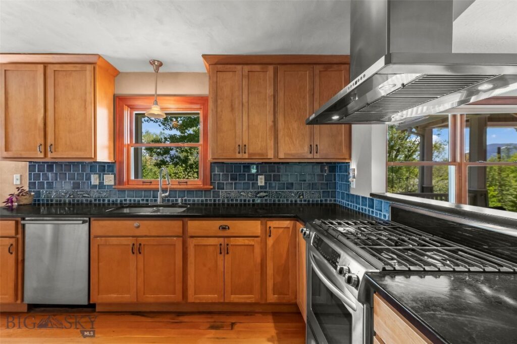 528 N 5th Street, Livingston MT 59047
