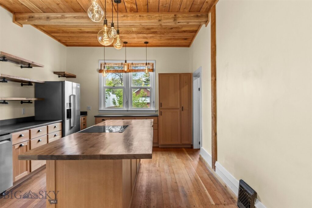 108 S 3rd Street, Livingston MT 59047
