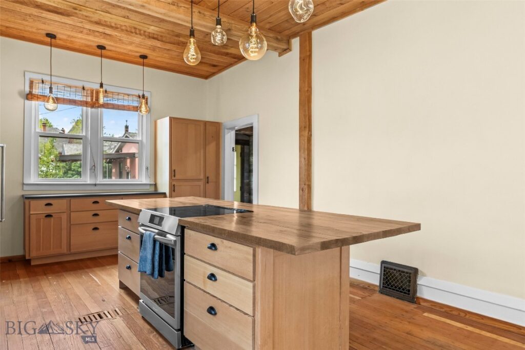 108 S 3rd Street, Livingston MT 59047