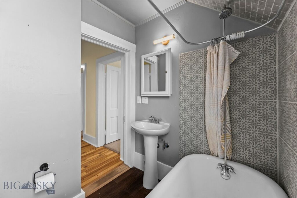 108 S 3rd Street, Livingston MT 59047