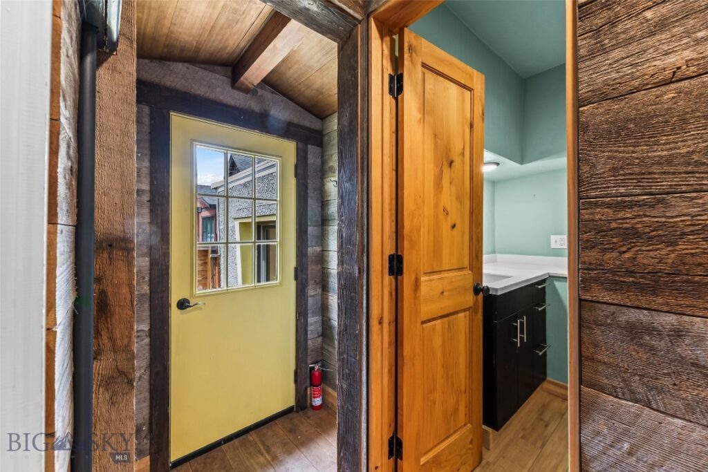 108 S 3rd Street, Livingston MT 59047