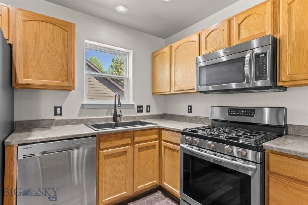 618 N River Rock Drive, Belgrade MT 59714