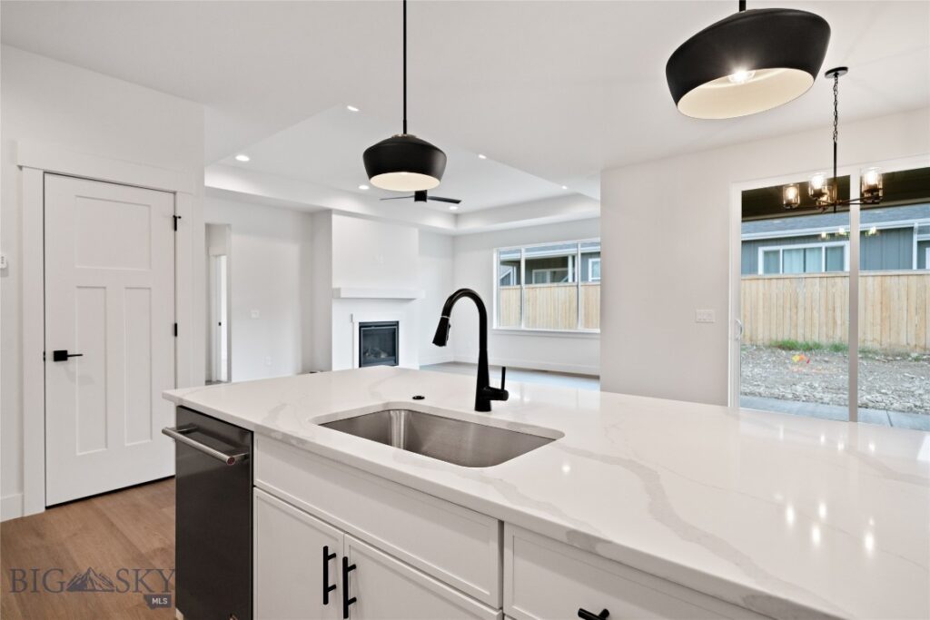 1502 Beeker Lane, Belgrade MT 59714
