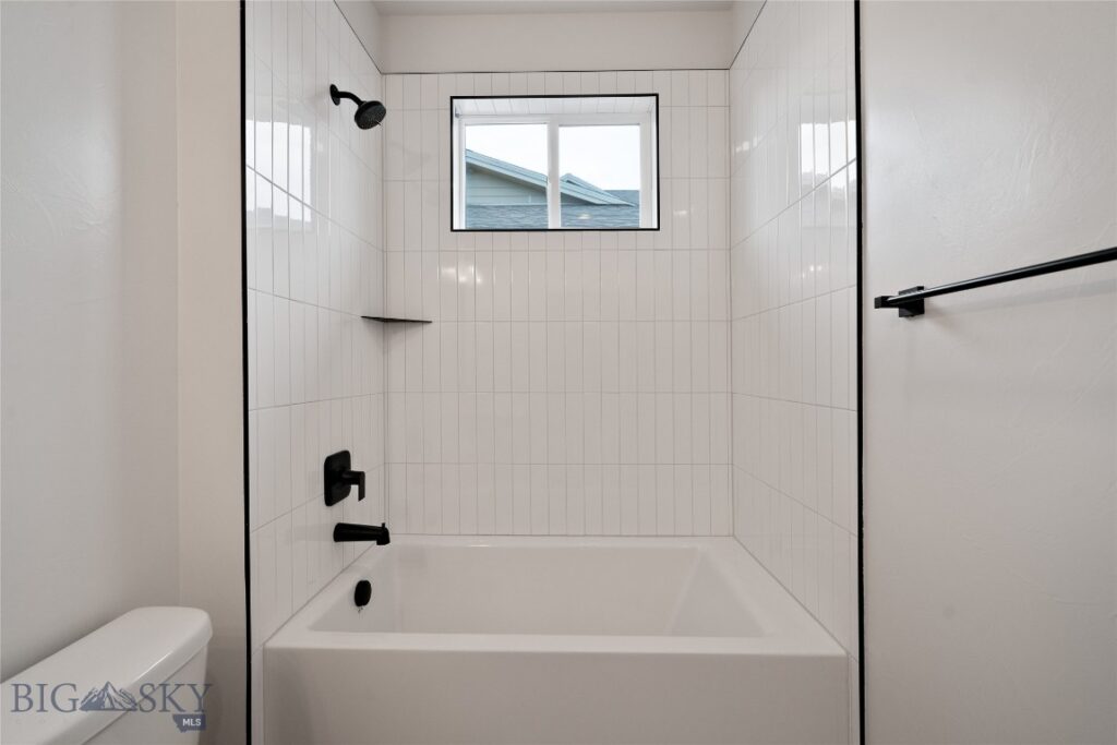 1502 Beeker Lane, Belgrade MT 59714