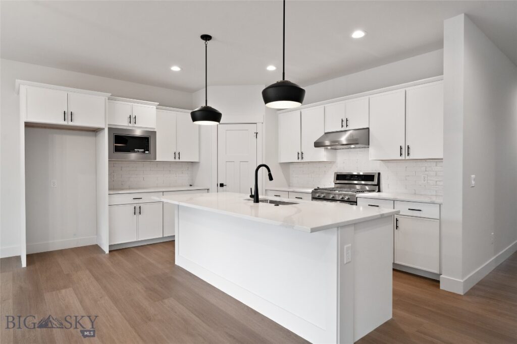 1502 Beeker Lane, Belgrade MT 59714