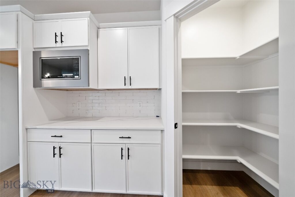 1502 Beeker Lane, Belgrade MT 59714
