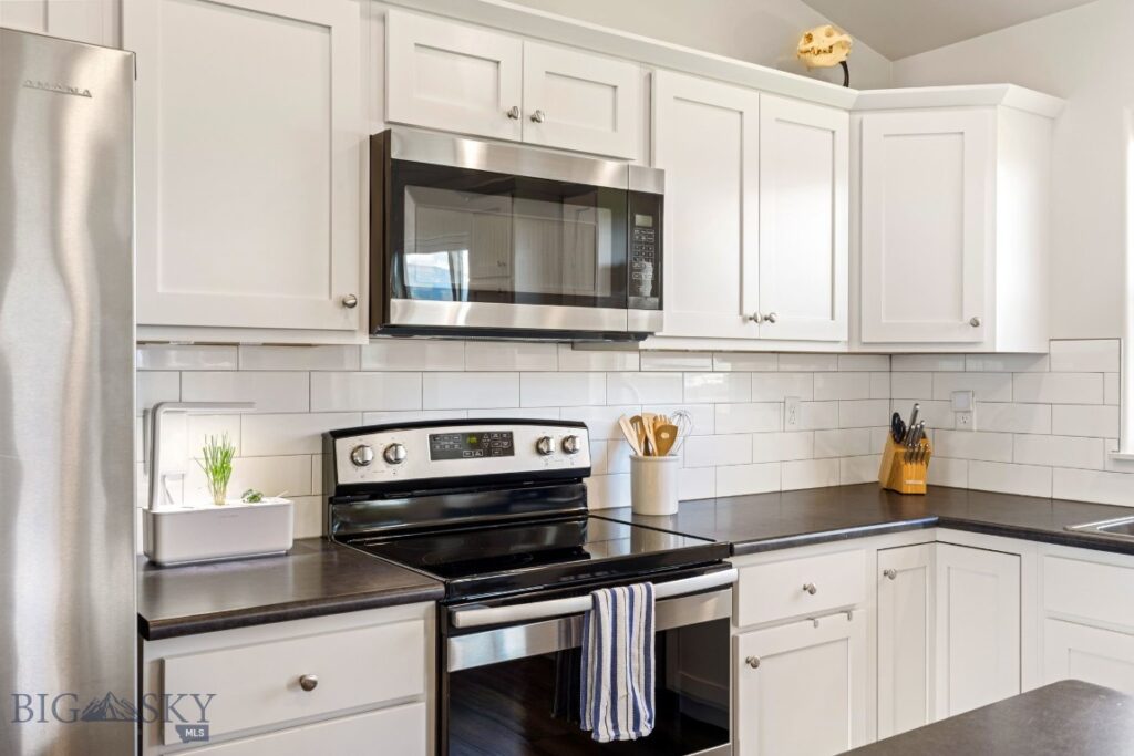 1402 Ingomar Boulevard, Belgrade MT 59714