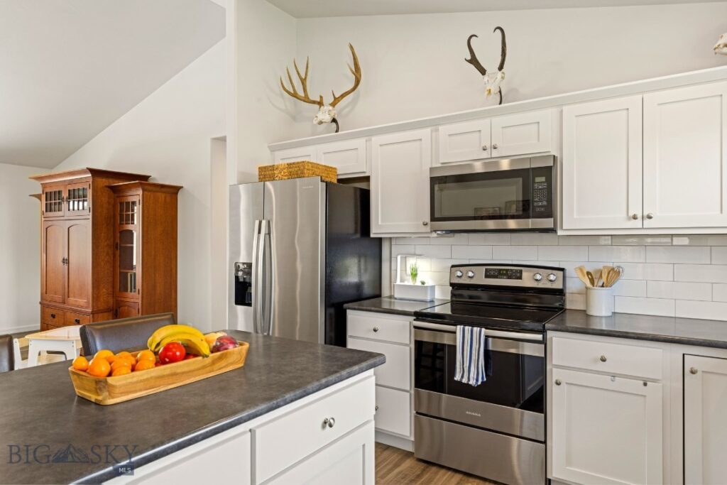 1402 Ingomar Boulevard, Belgrade MT 59714