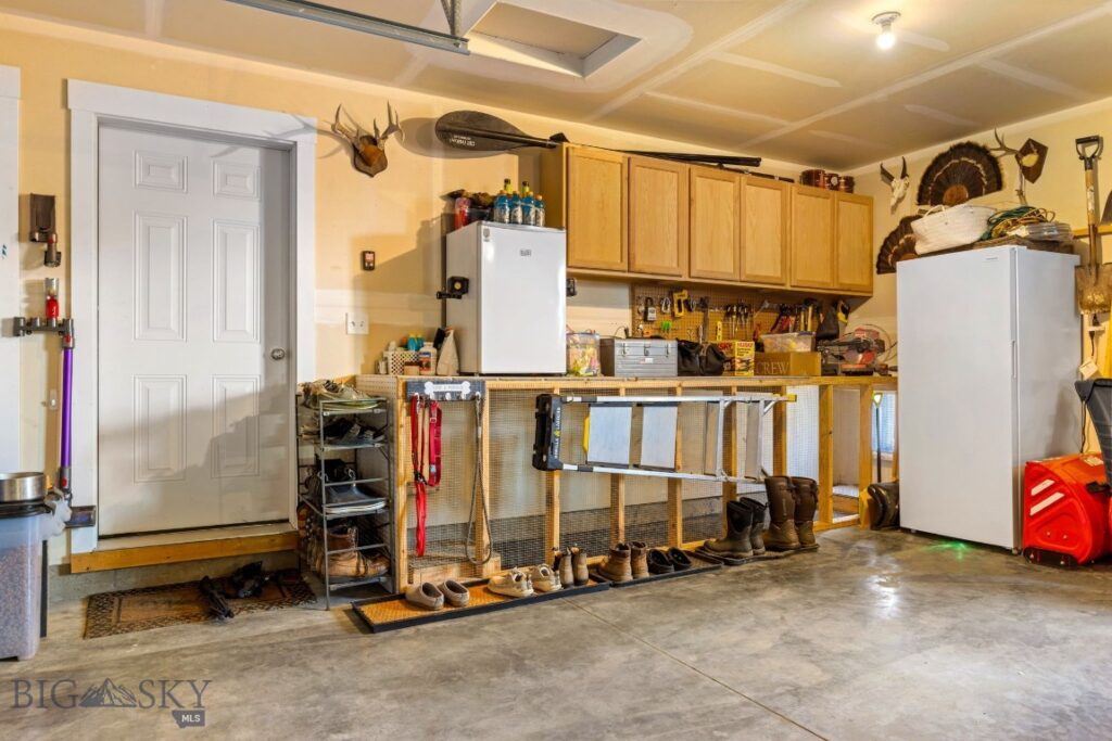 1402 Ingomar Boulevard, Belgrade MT 59714