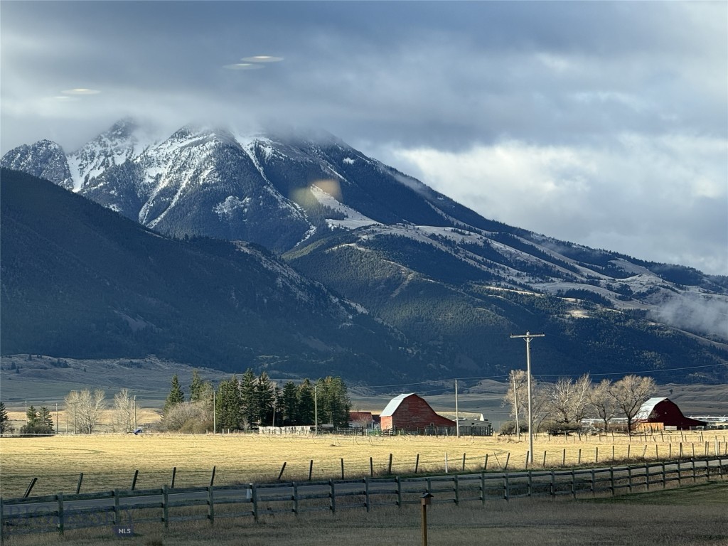 34 Obsidian Road, Livingston MT 59047