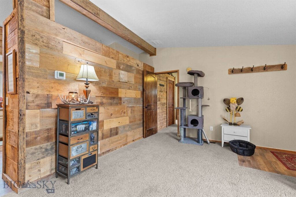 810 Golden West Drive, Belgrade MT 59714