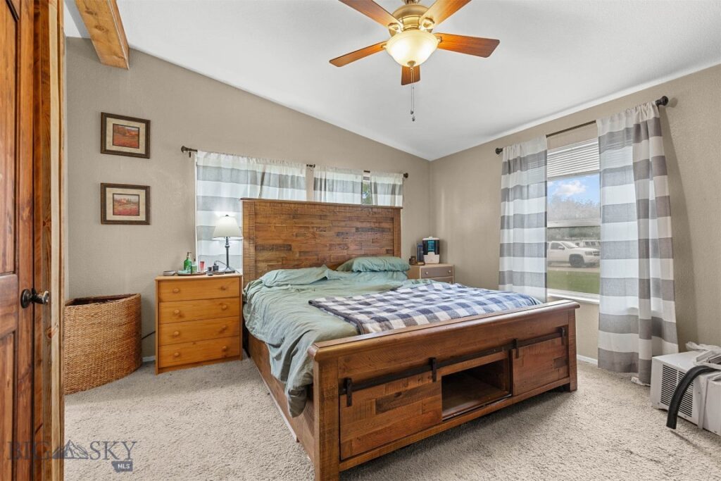 810 Golden West Drive, Belgrade MT 59714