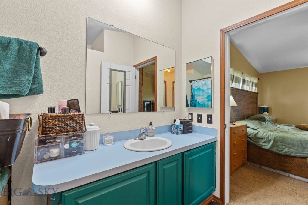 810 Golden West Drive, Belgrade MT 59714