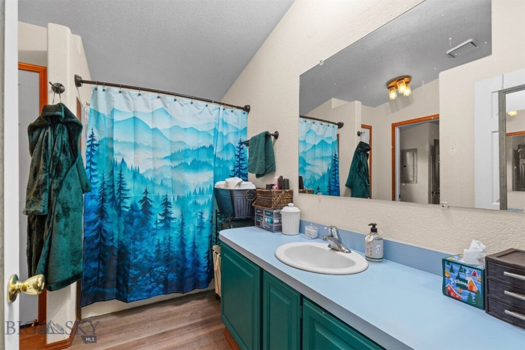 810 Golden West Drive, Belgrade MT 59714