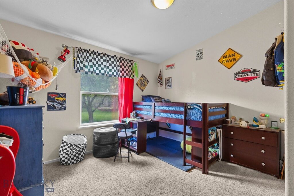 810 Golden West Drive, Belgrade MT 59714