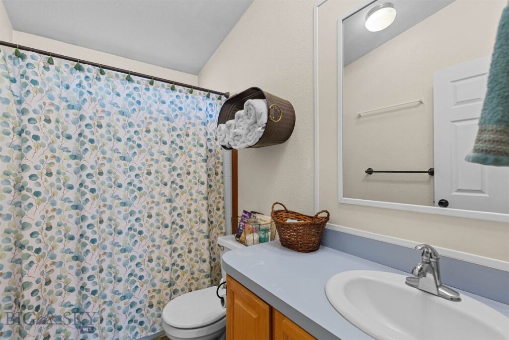 810 Golden West Drive, Belgrade MT 59714