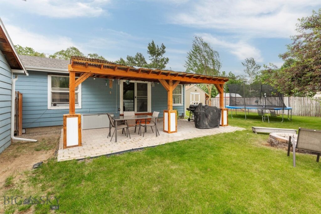 810 Golden West Drive, Belgrade MT 59714
