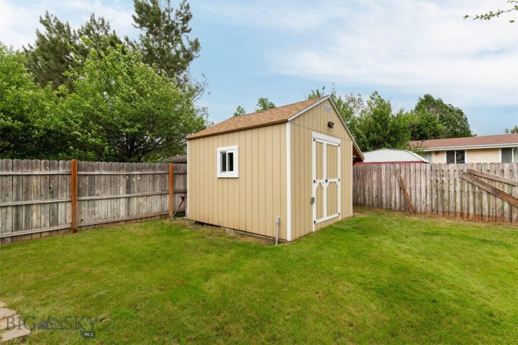 810 Golden West Drive, Belgrade MT 59714