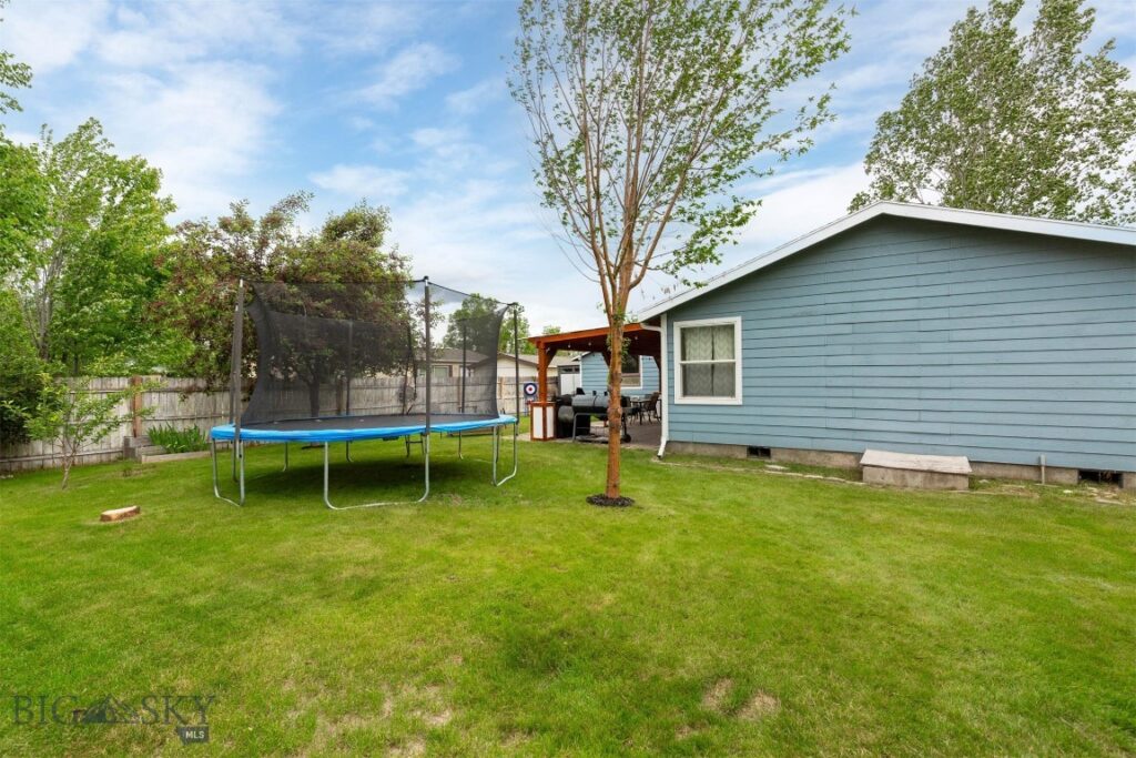 810 Golden West Drive, Belgrade MT 59714