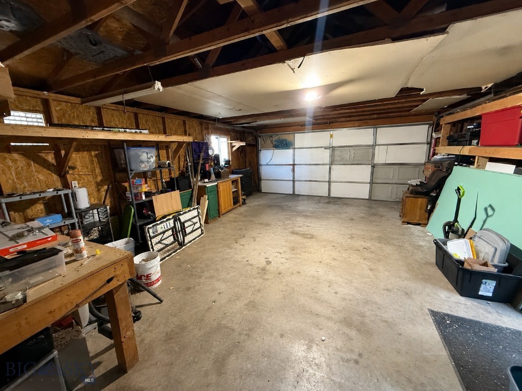 810 Golden West Drive, Belgrade MT 59714