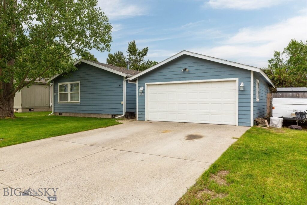 810 Golden West Drive, Belgrade MT 59714