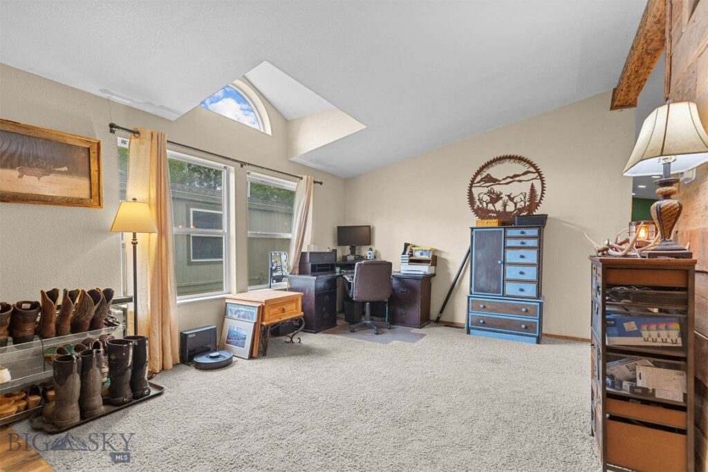 810 Golden West Drive, Belgrade MT 59714