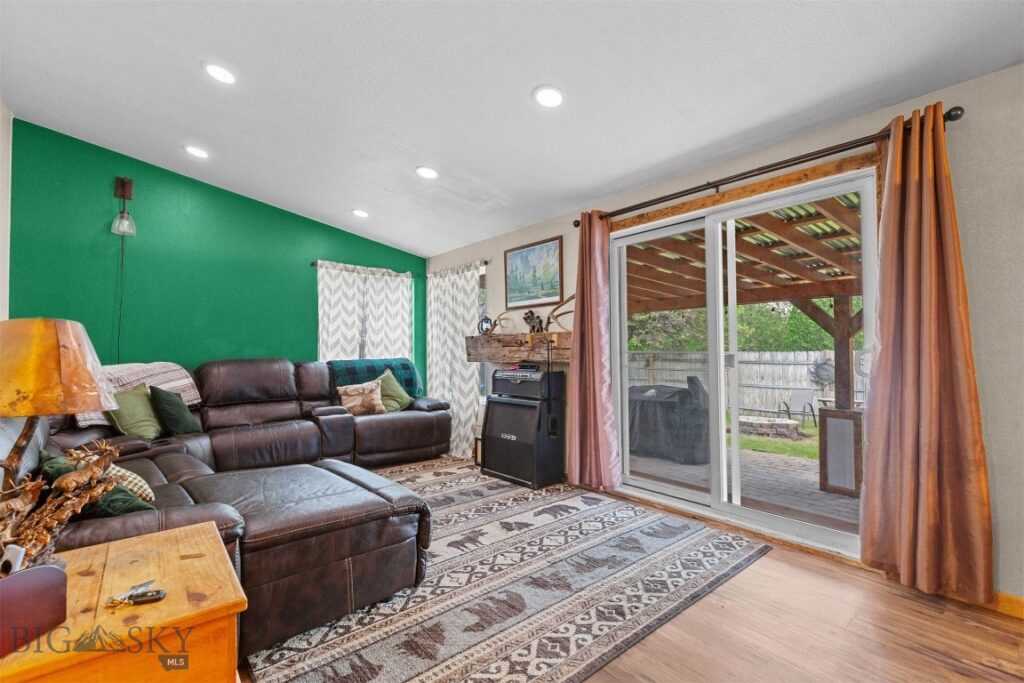 810 Golden West Drive, Belgrade MT 59714