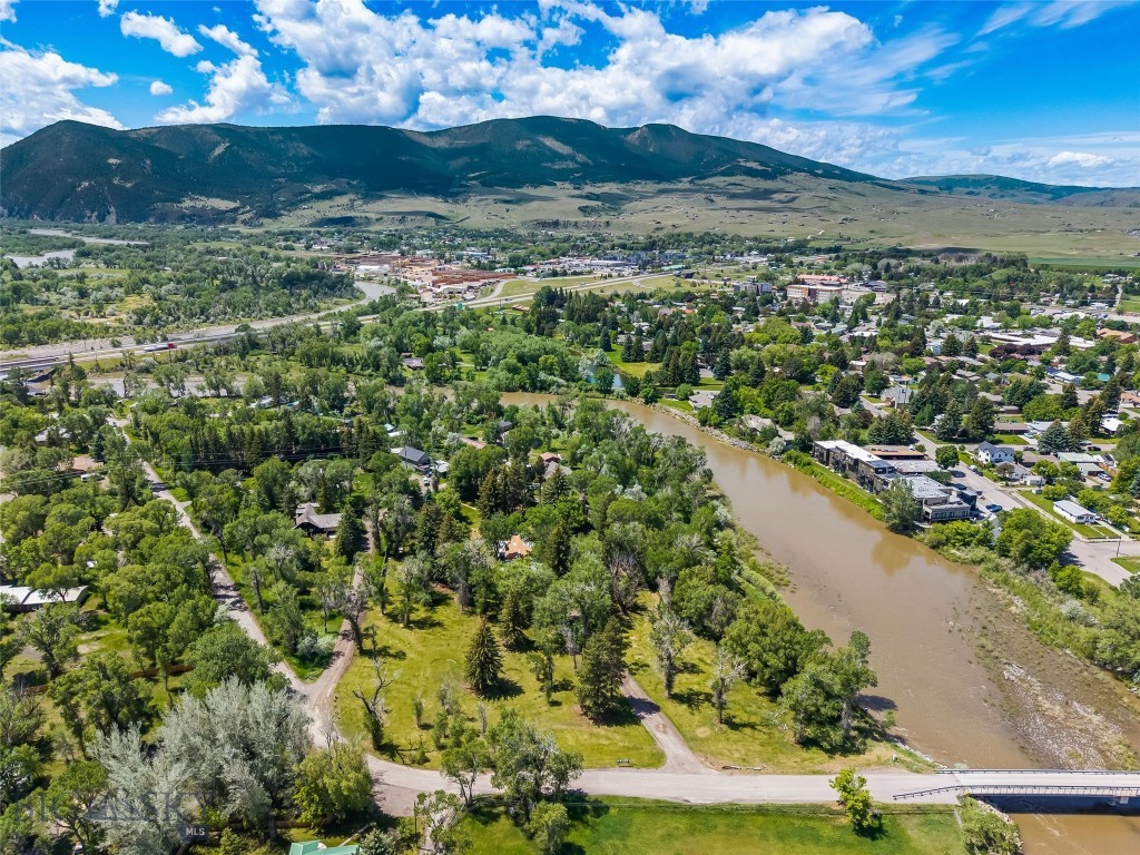 9th St Island Drive, Livingston MT 59047