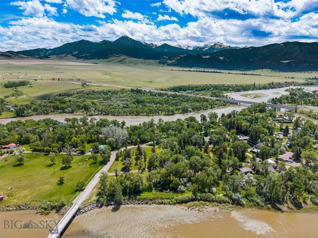 9th St Island Drive, Livingston MT 59047