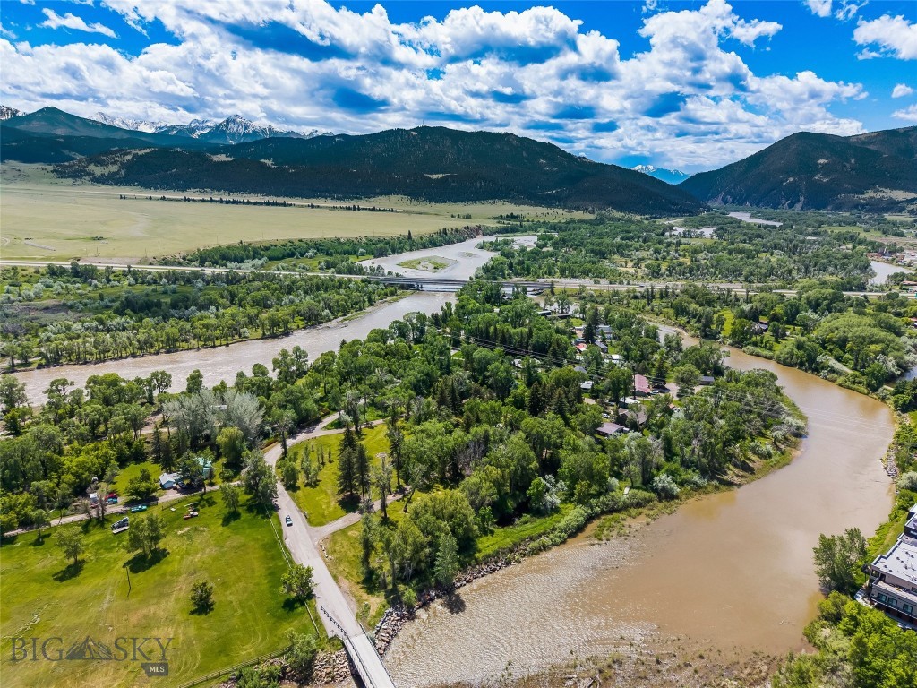 9th St Island Drive, Livingston MT 59047